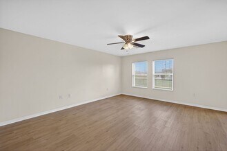 921 Jacaranda Pkwy E in Cape Coral, FL - Building Photo - Building Photo