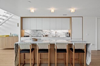 1040 Biscayne Blvd, Unit 4002 in Miami, FL - Building Photo - Building Photo