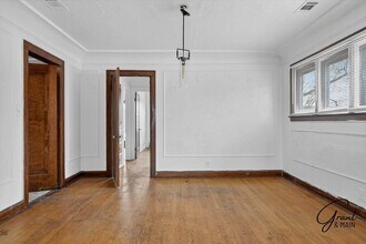 10345-10345 Crocuslawn Ave, Unit Unit 2 10343 upper in Detroit, MI - Foto de edificio - Building Photo