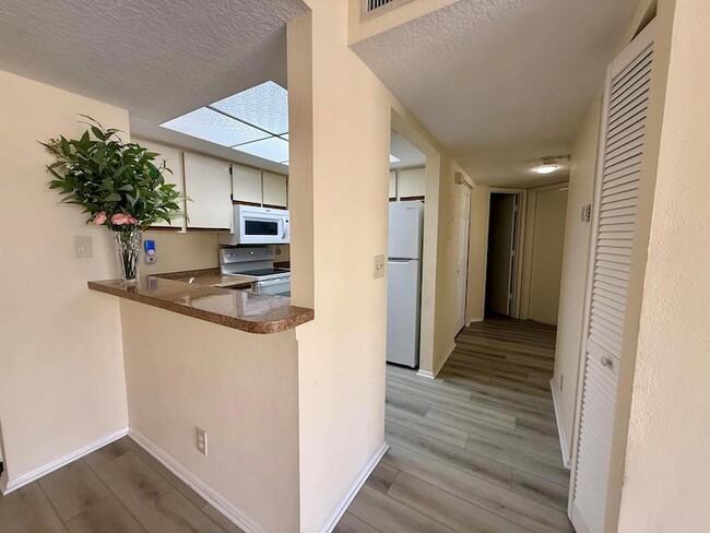 1520 SE Royal Green Cir