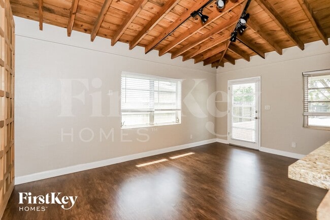 1328 NW 3rd Ave in Fort Lauderdale, FL - Foto de edificio - Building Photo