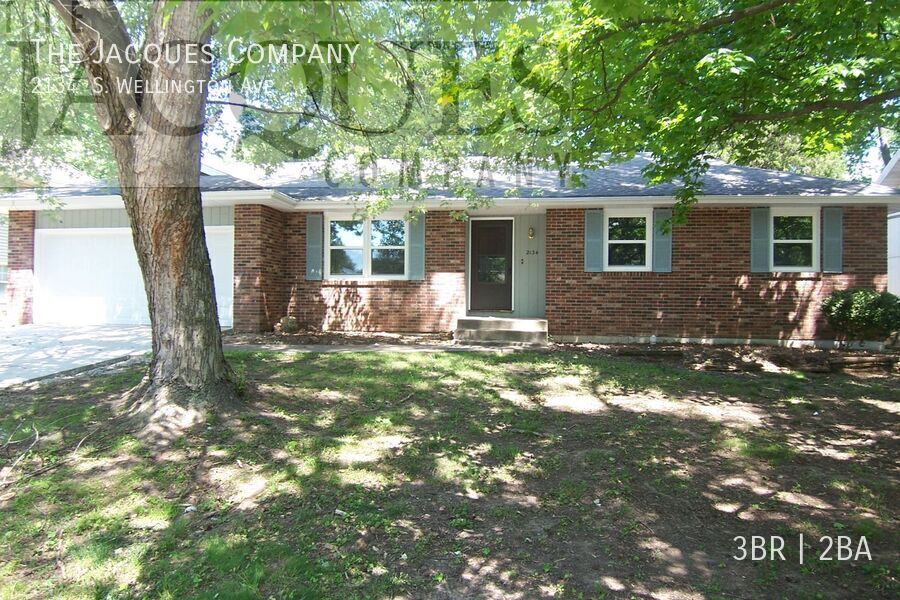 2134 S Wellington Ave in Springfield, MO - Building Photo