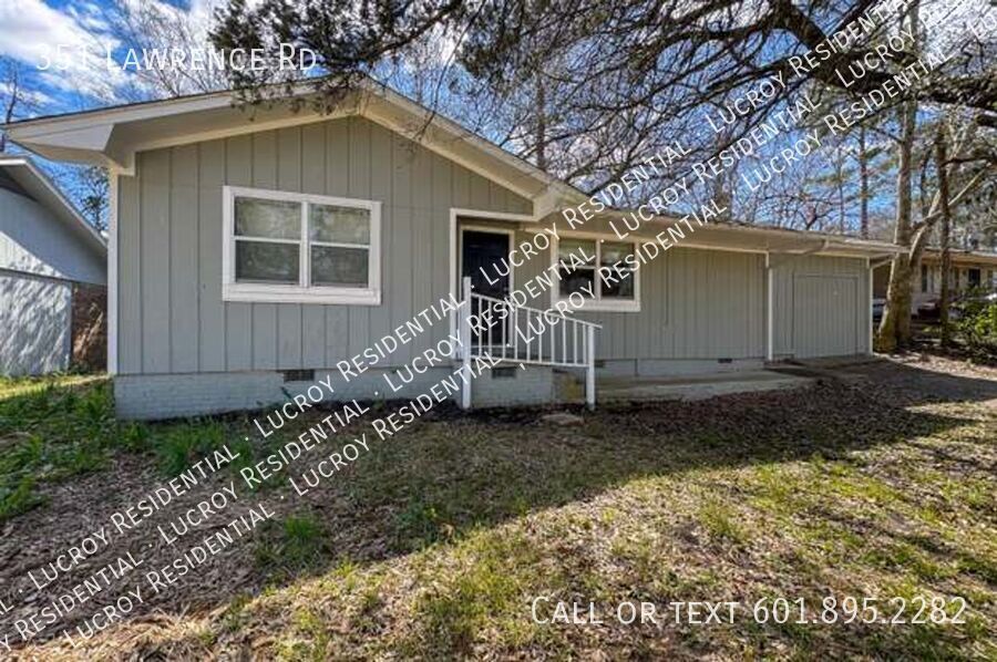 351 Lawrence Rd in Jackson, MS - Building Photo