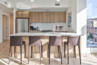 60 Kilmarnock St, Unit SI FL3-ID1039267P in Boston, MA - Foto de edificio - Building Photo