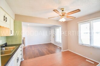 3425 Merle Hay Rd in Des Moines, IA - Building Photo - Building Photo