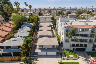 7127 Ramsgate Ave in Los Angeles, CA - Building Photo - Building Photo