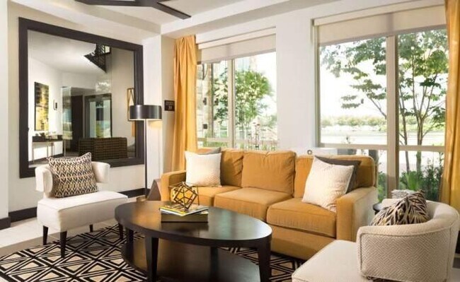 10300 Katy Fwy in Houston, TX - Building Photo - Building Photo