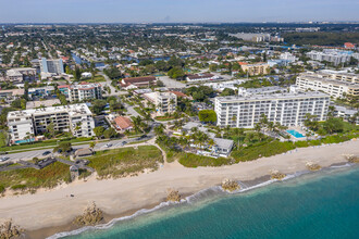 584 SE 20th Ave in Deerfield Beach, FL - Building Photo - Building Photo