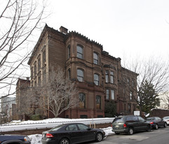 2201-2205 Green St in Philadelphia, PA - Building Photo