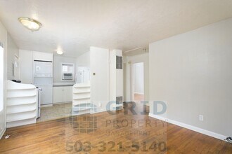 68 NE Monroe St in Portland, OR - Building Photo - Building Photo