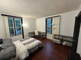 123 Mulberry St, Unit 1 in Springfield, MA - Building Photo