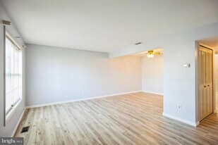 29 Maureen Ct in Sicklerville, NJ - Building Photo