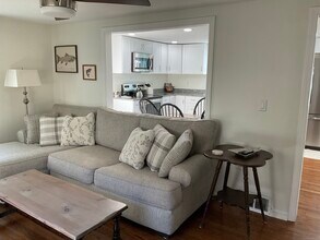 12 E Bishop St in Waterford, CT - Building Photo - Building Photo
