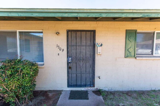 1309 N Arbor Ave in Casa Grande, AZ - Building Photo - Building Photo