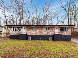 167 W Ridgewood Ave in Red Bank, TN - Building Photo