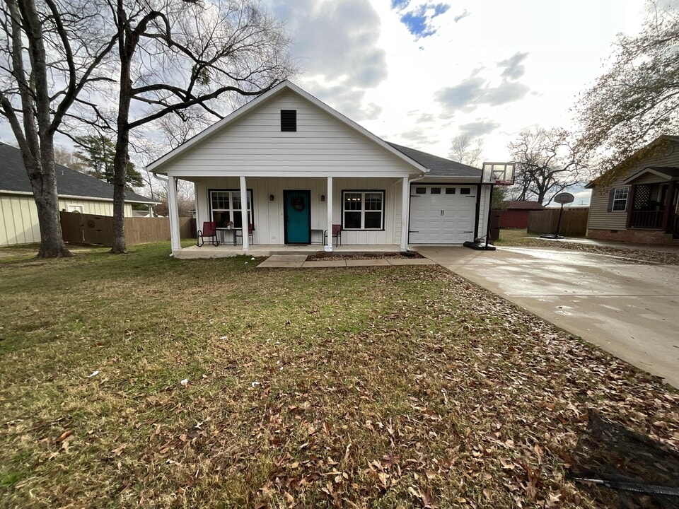 1008 Big Rock St in Canton, TX - Building Photo