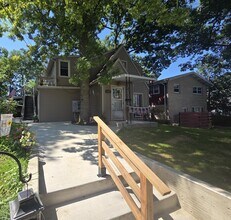 1817 Spohn Ave, Unit #1 in Madison, WI - Foto de edificio - Building Photo