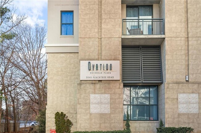 3040 Peachtree Rd NW in Atlanta, GA - Building Photo - Building Photo