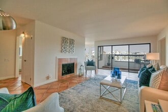 858 Balboa Ln in Foster City, CA - Building Photo - Building Photo