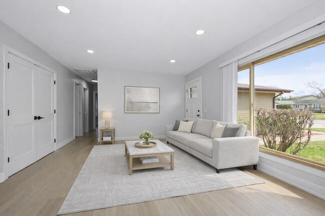 7800 W Kingston Dr in Frankfort, IL - Building Photo - Building Photo