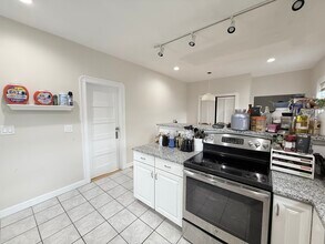 9 Aberdeen Rd, Unit 3 in Somerville, MA - Building Photo - Building Photo