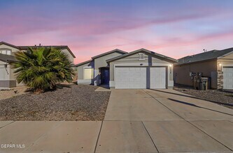 1004 Aircoupe Way in El Paso, TX - Building Photo - Building Photo