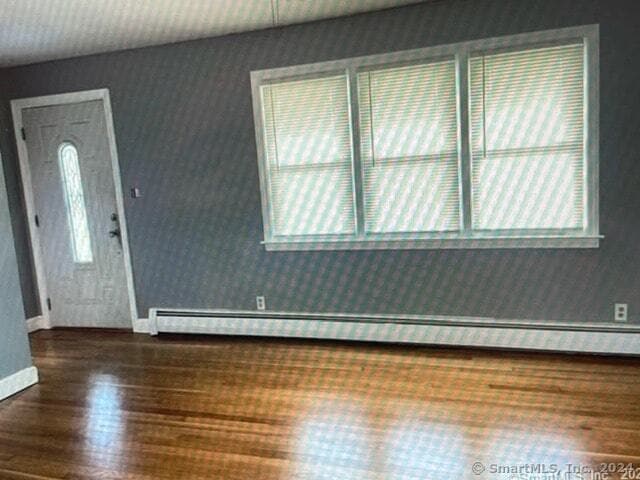 555 Frost Rd in Waterbury, CT - Foto de edificio - Building Photo