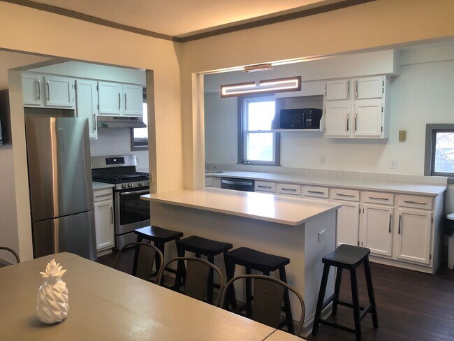 306 Bryant Ave in Ithaca, NY - Building Photo - Building Photo