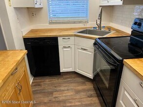 2497 Country Club Dr in Titusville, FL - Building Photo - Building Photo