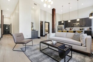 1148 S Peters St in New Orleans, LA - Building Photo