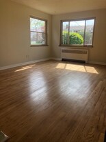 2716 Anderson Ferry Rd in Cincinnati, OH - Building Photo