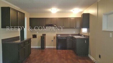 4225 Arrowhead Rd in Memphis, TN - Building Photo - Building Photo