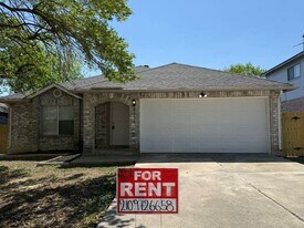 8206 Grimchester in Converse, TX - Building Photo