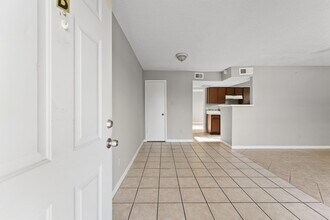 8342 Baker Dr in Houston, TX - Building Photo - Building Photo