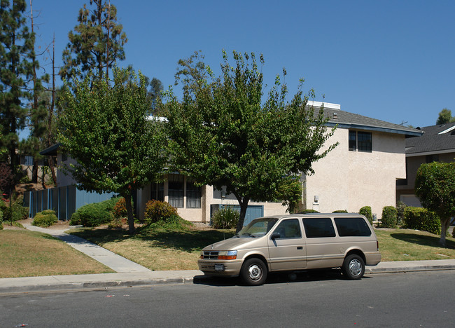 23021 Village Dr in Lake Forest, CA - Building Photo - Building Photo