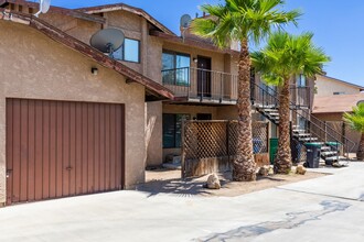 1021 W Perdew Ave-Unit -1021 Perdew Ave Apt C in Ridgecrest, CA - Building Photo - Building Photo