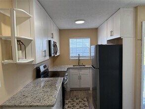 313 Dirksen Dr, Unit 4 in Debary, FL - Building Photo - Building Photo