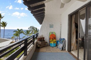 75-6082-6082 Ali‘i Dr, Unit 333 in Kailua Kona, HI - Building Photo