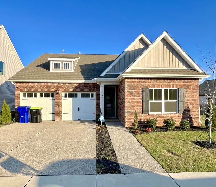 141 Sherringham Wy in White House, TN - Building Photo