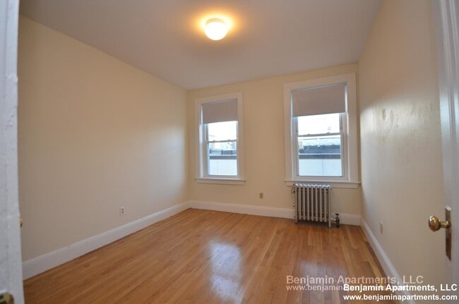 1175 Boylston St, Unit 3 in Boston, MA - Foto de edificio - Building Photo