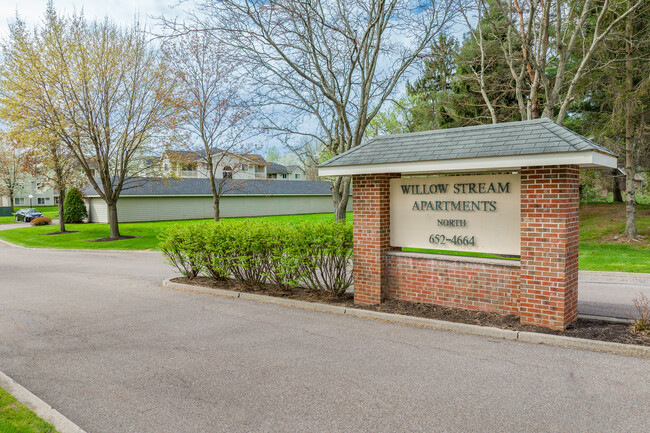 Willow Stream Apartments North