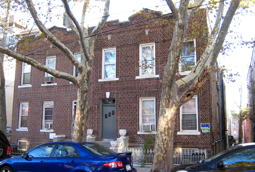 1318 Stratford Ave in Bronx, NY - Building Photo