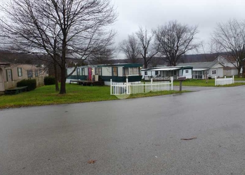 Maple Terrace Park in Avonmore, PA - Building Photo