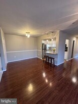 327 St Marys Ave in La Plata, MD - Building Photo