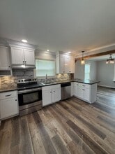 1347 E Caracas Ave in Hershey, PA - Building Photo - Building Photo