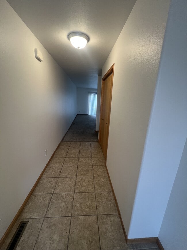 4281 Estate Dr S in Fargo, ND - Building Photo - Building Photo