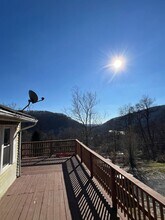 505 Royal Manor Rd in Easton, PA - Building Photo - Building Photo