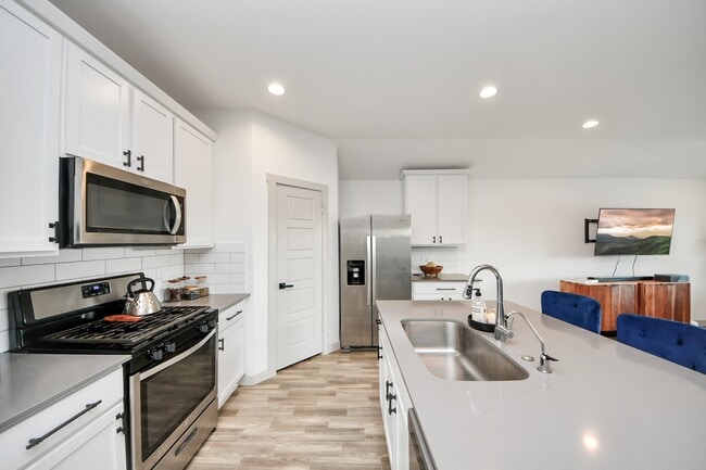 property at 202 Serena Pk Ln