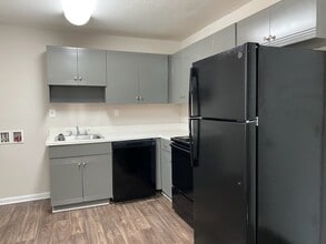 Brentwood Apartments in Decatur, GA - Foto de edificio - Building Photo