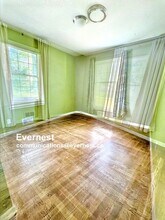 8954 Leeds Rd in Kansas City, MO - Building Photo - Building Photo